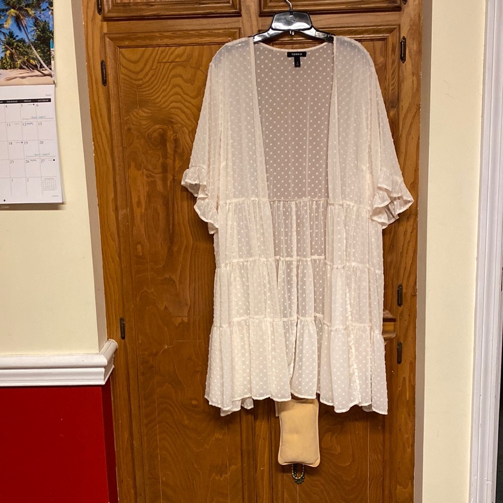 Torrid Cream Dot Duster